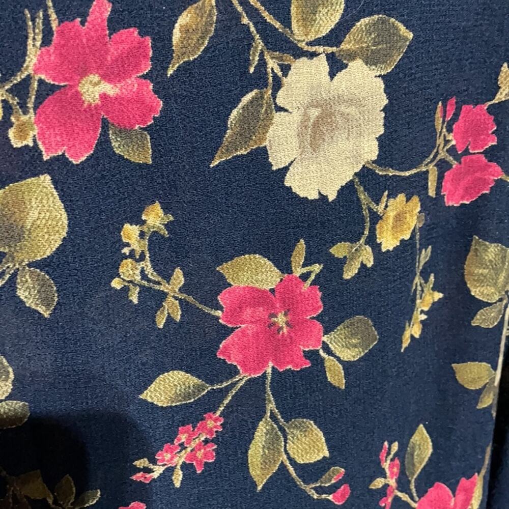 Jones New York 22w 💯 wool black floral blouse in euc . - Picture 9 of 9